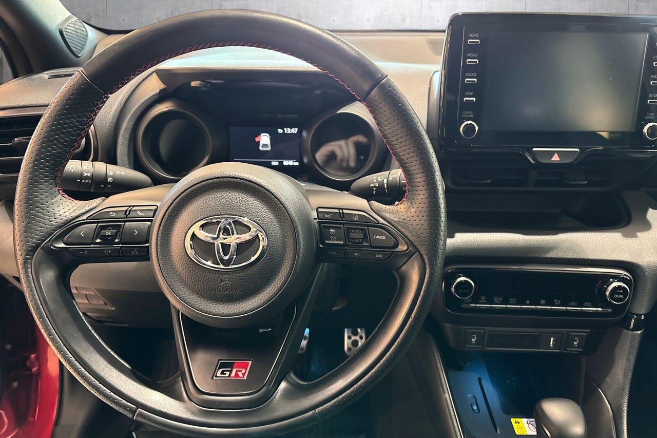 Toyota Yaris 1.5 Hybrid GR Sport 2022 – Image 11