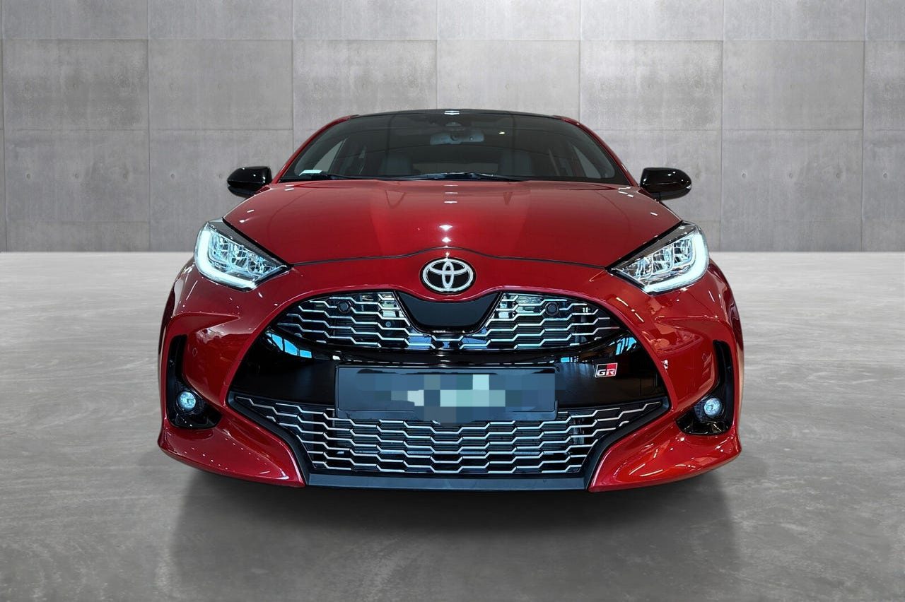 Toyota Yaris 1.5 Hybrid GR Sport 2022 – Image 2