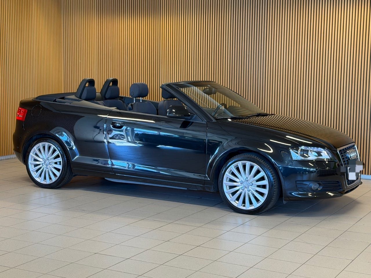 Audi A3 Cabriolet 1.6 TDI 2010 – Image 3