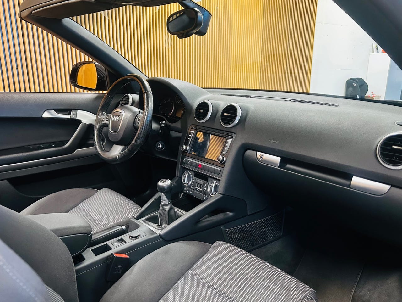 Audi A3 Cabriolet 1.6 TDI 2010 – Image 18