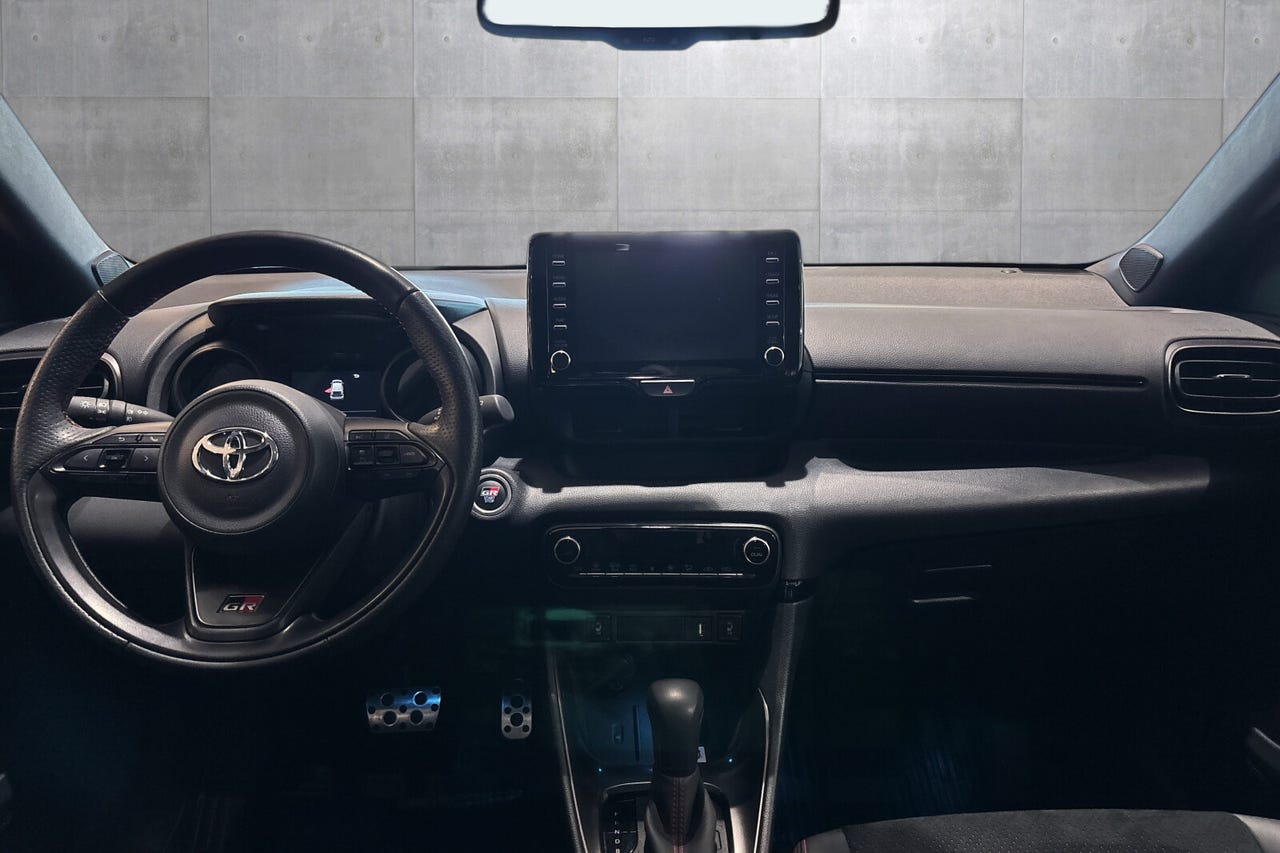 Toyota Yaris 1.5 Hybrid GR Sport 2022 – Image 10