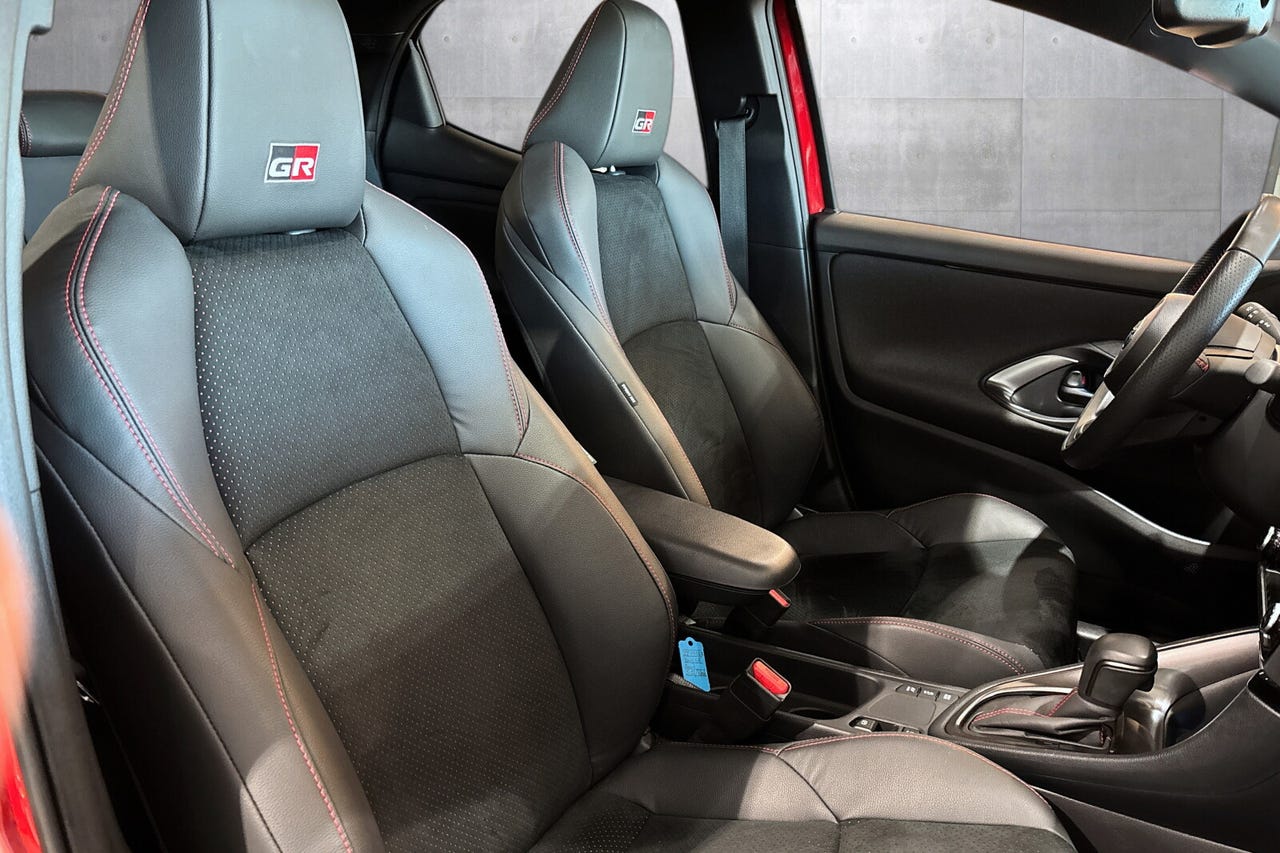 Toyota Yaris 1.5 Hybrid GR Sport 2022 – Image 15