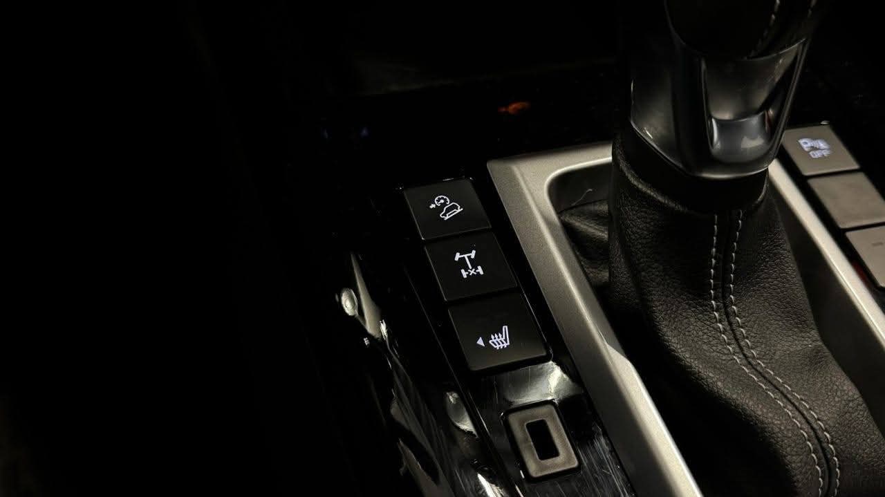Isuzu D-Max 23.000 € Premium Black Edition με 2023 – Image 17