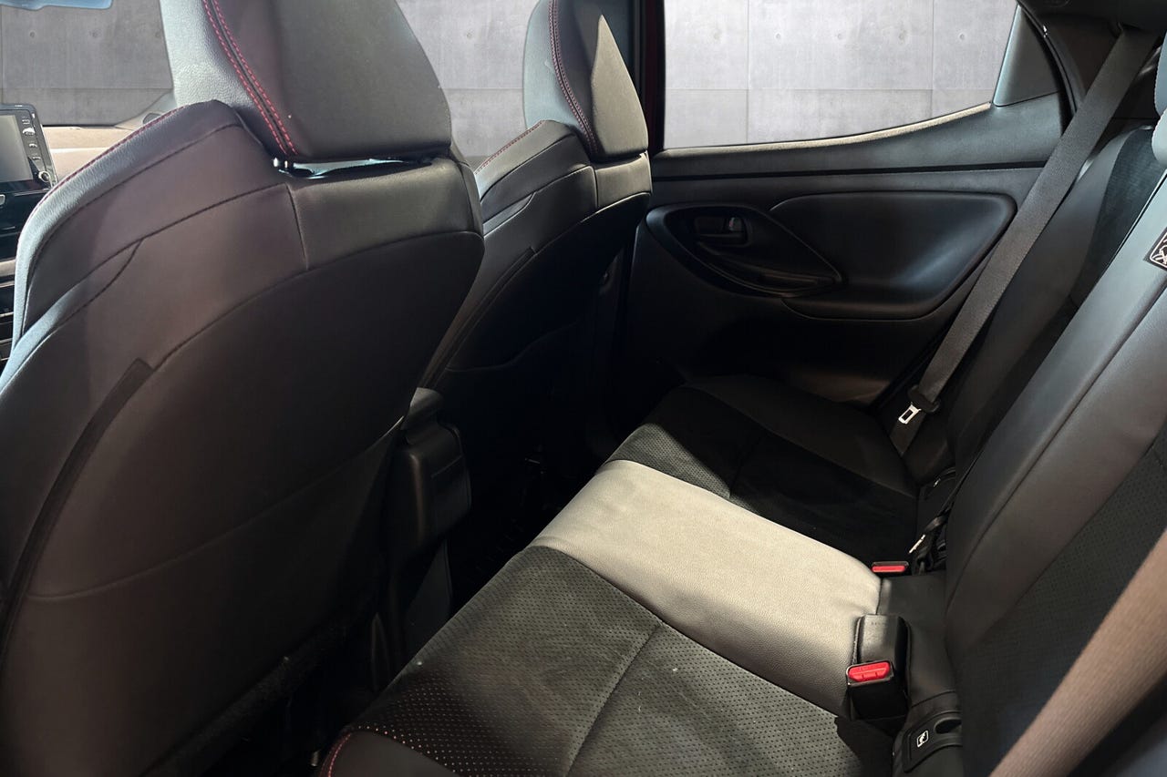 Toyota Yaris 1.5 Hybrid GR Sport 2022 – Image 14