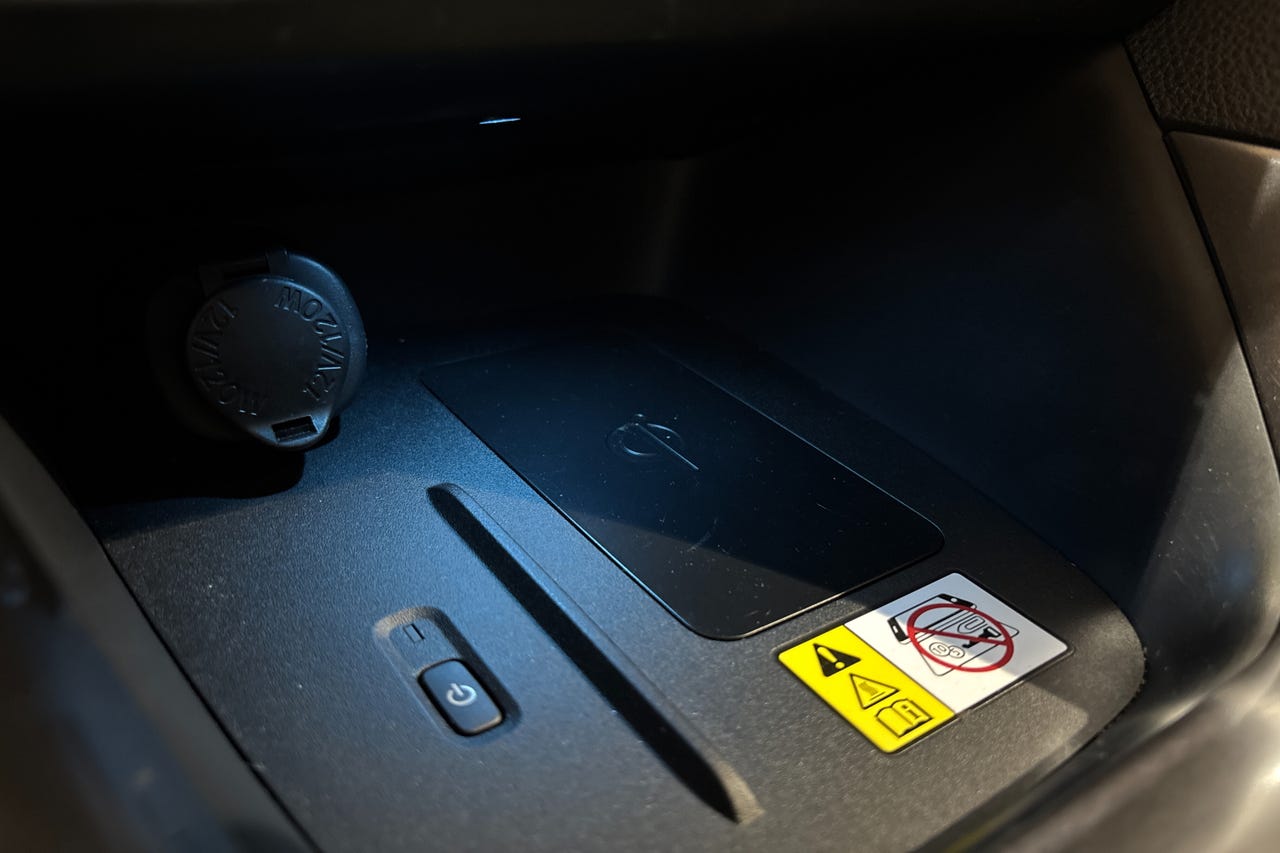 Toyota Yaris 1.5 Hybrid GR Sport 2022 – Image 23