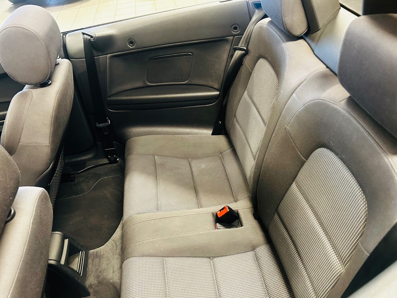 Audi A3 Cabriolet 1.6 TDI 2010 – Image 12
