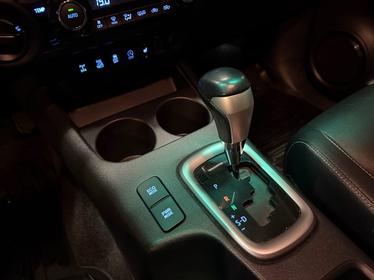 Toyota Hilux SR+ 2.4 D-4D 2016 προς Πώληση | 4x4 – Image 38