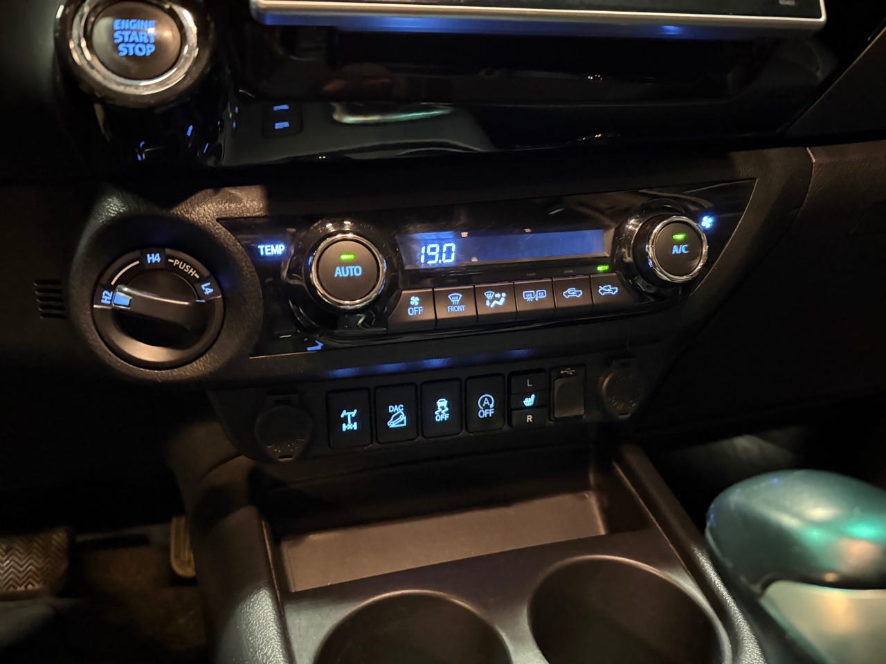 Toyota Hilux SR+ 2.4 D-4D 2016 προς Πώληση | 4x4 – Image 41