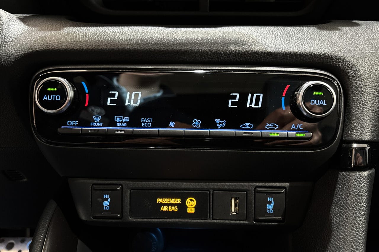 Toyota Yaris 1.5 Hybrid GR Sport 2022 – Image 20