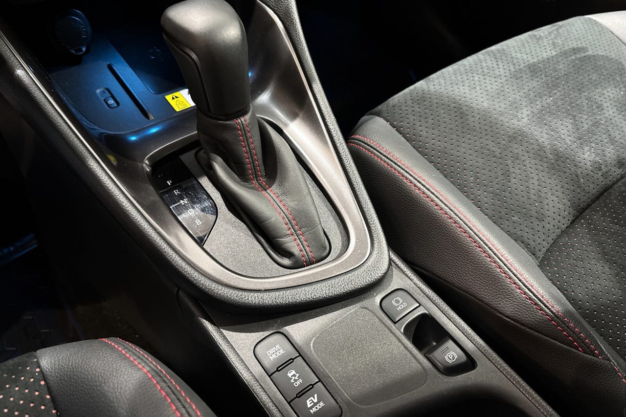 Toyota Yaris 1.5 Hybrid GR Sport 2022 – Image 25