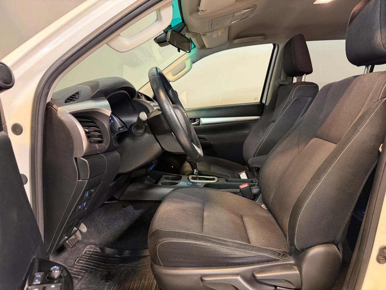 Toyota Hilux 2.4 D-4D 2017 | Πώληση στην Ελλάδα – Image 17