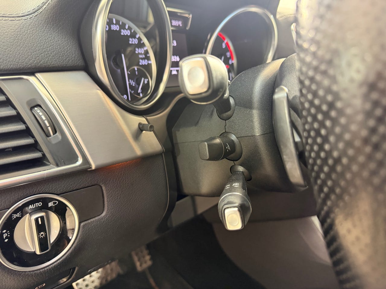 Mercedes-Benz ML250 BlueTEC 4MATIC AMG 2012 προς Πώληση στην Ελλάδα | Premium SUV 204 hp – Image 10