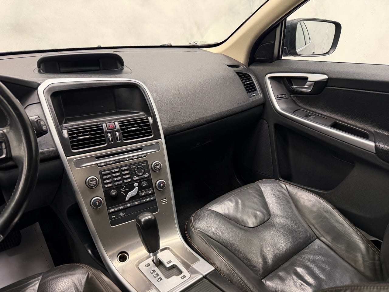 Volvo XC60 στα 6.000 € – Image 17