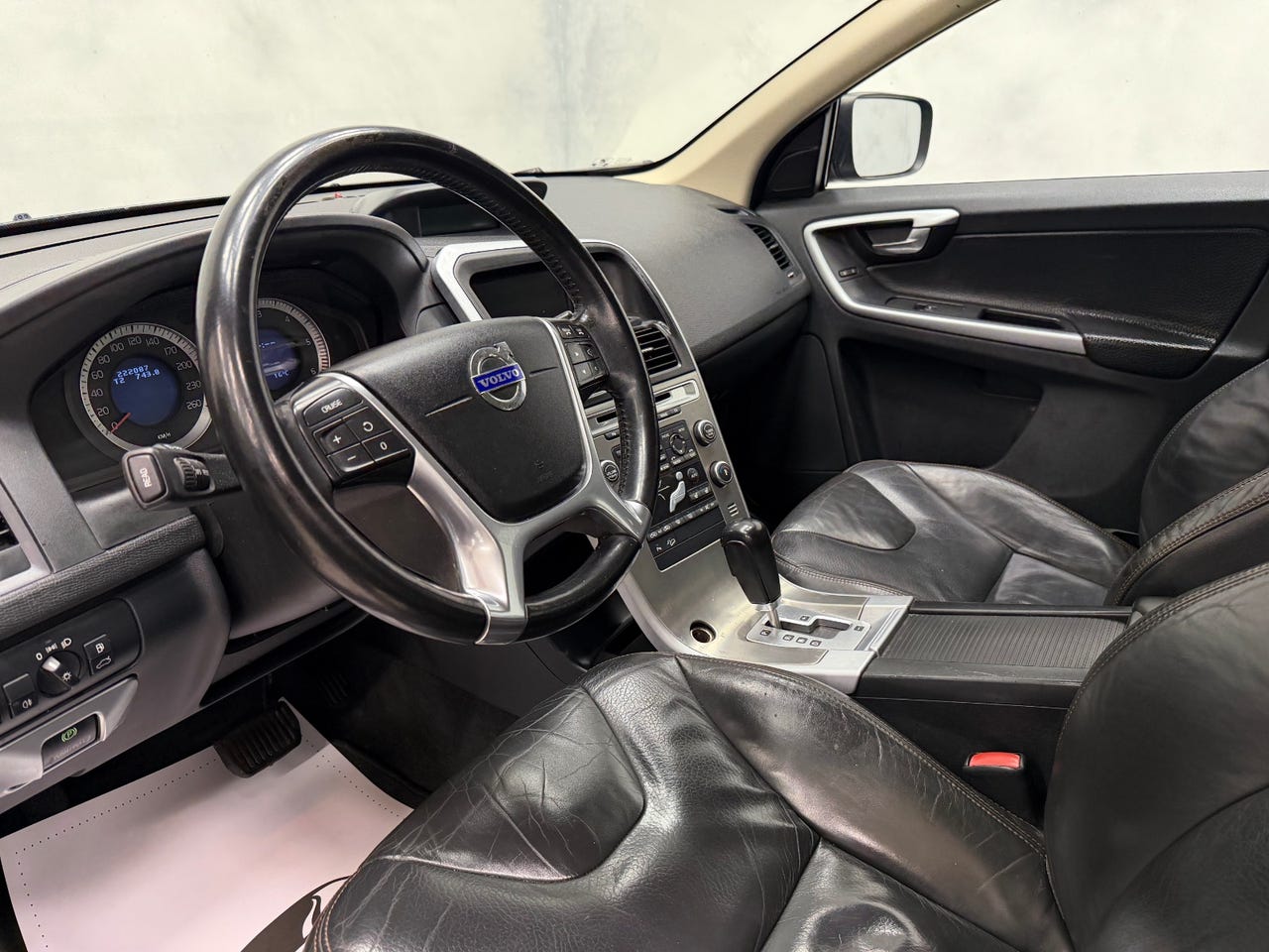 Volvo XC60 στα 6.000 € – Image 11