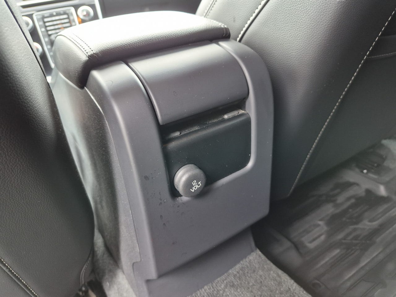 Volvo V60 στα 9.000 € – Image 43