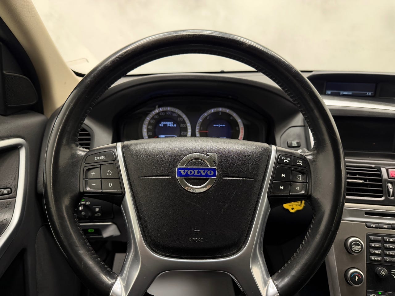 Volvo XC60 στα 6.000 € – Image 12