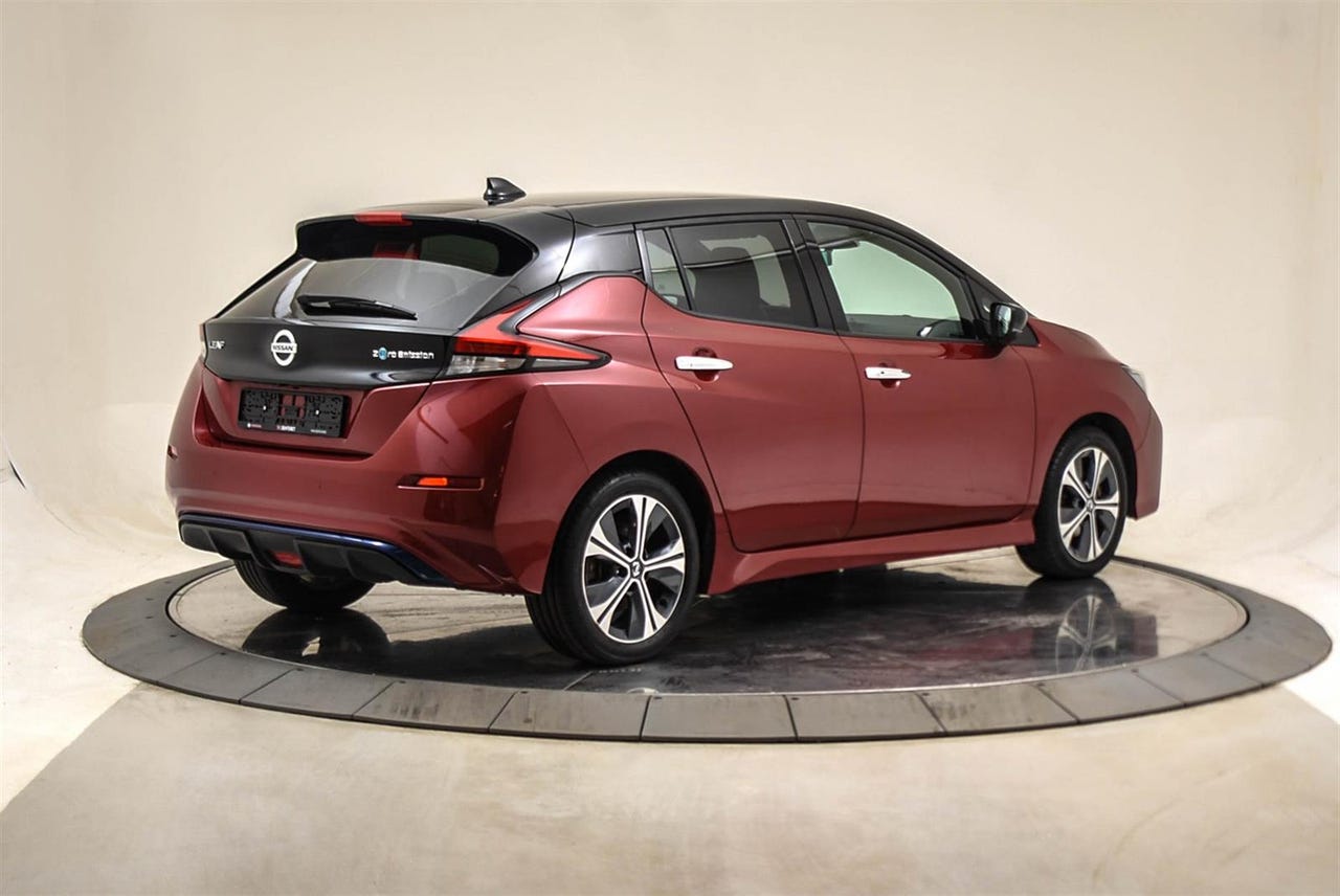 Nissan Leaf Tekna 40 kWh 2021 | Ηλεκτρικό Αυτοκίνητο με 360° Κάμερα και Δερμάτινα Καθίσματα – Image 7