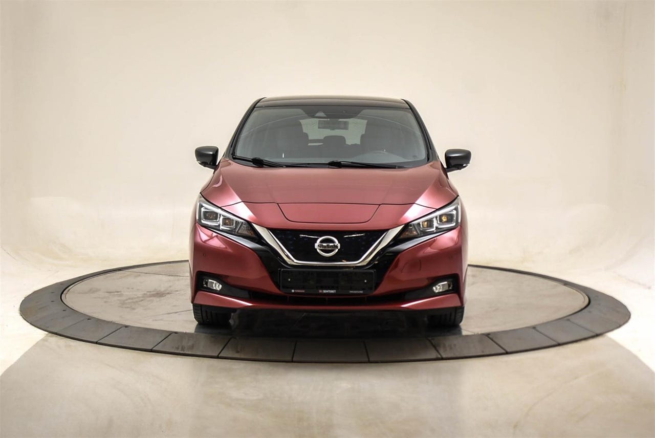 Nissan Leaf Tekna 40 kWh 2021 | Ηλεκτρικό Αυτοκίνητο με 360° Κάμερα και Δερμάτινα Καθίσματα – Image 4