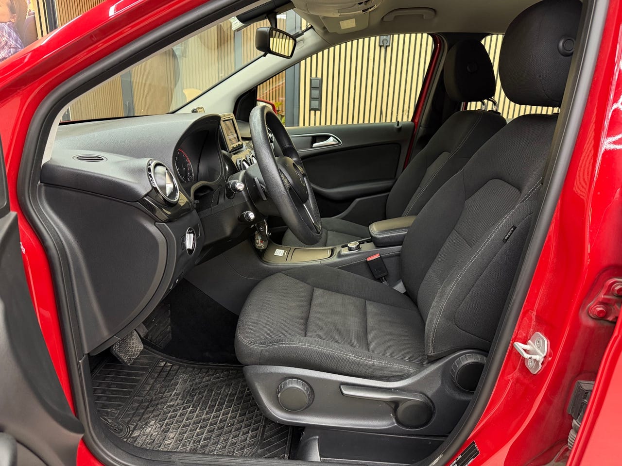Mercedes-Benz B 180 CDI Automatic 2013 – Image 36