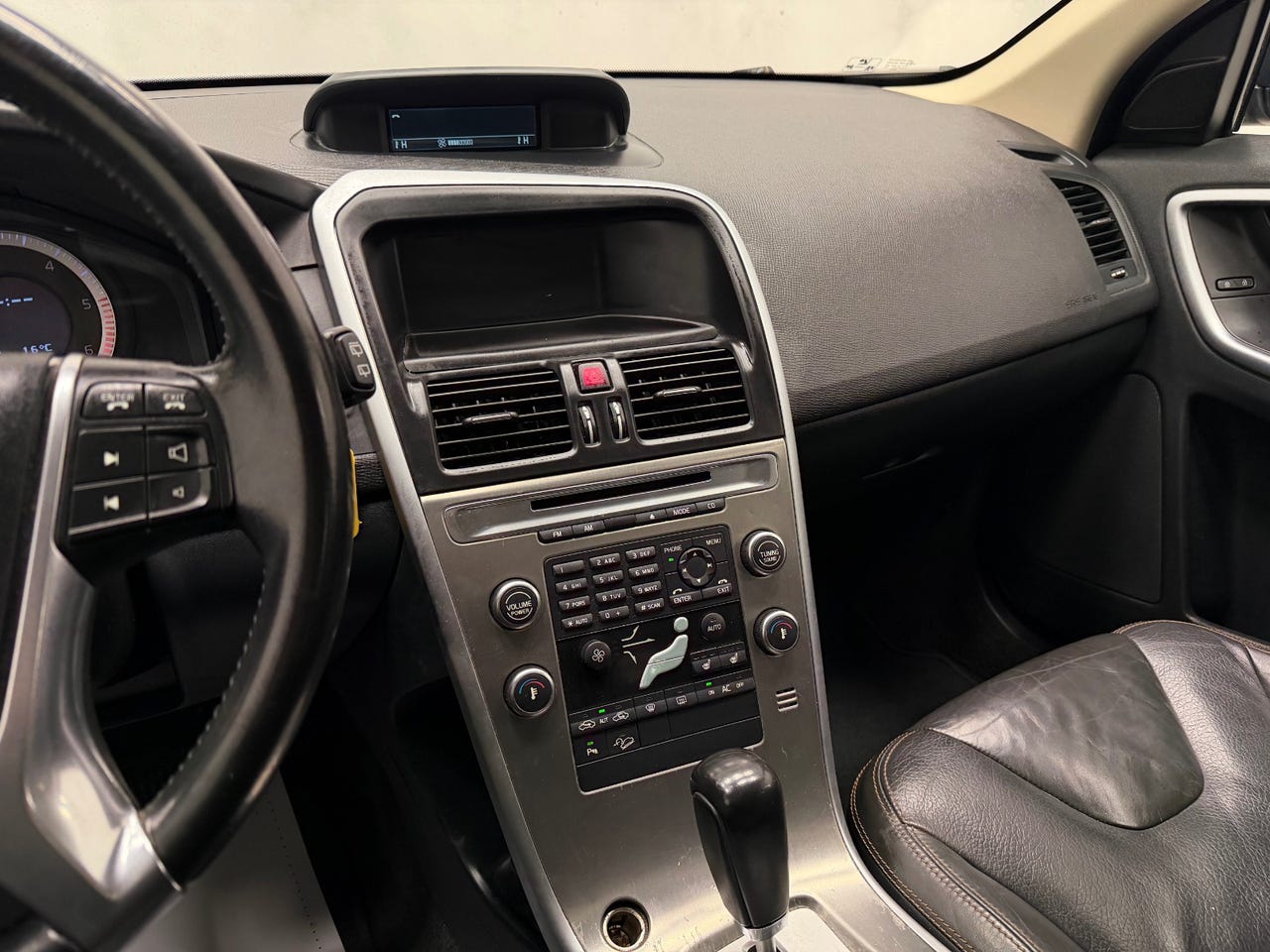 Volvo XC60 στα 6.000 € – Image 18