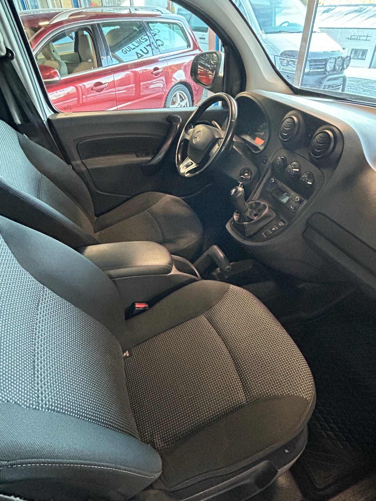 Mercedes-Benz Citan 109 CDI 2015 προς Πώληση στην Ελλάδα | Επαγγελματικό Van Diesel – Image 13