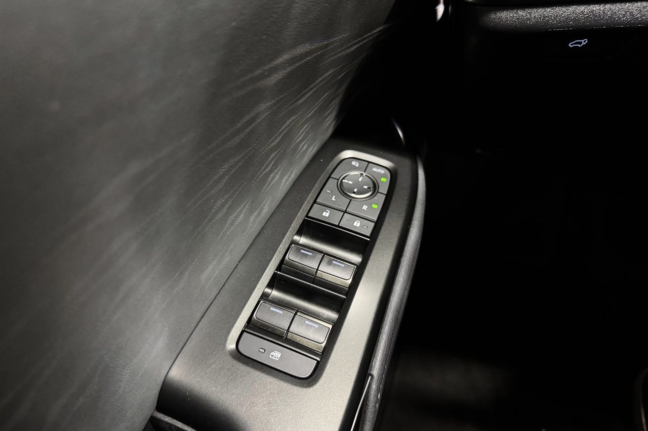 Lexus RZ300e por 16 000 € – Image 10
