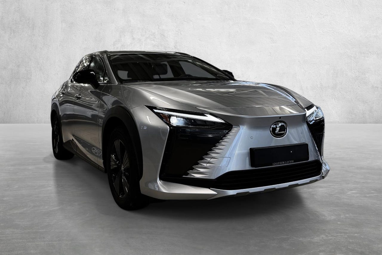 Lexus RZ300e por 16 000 €