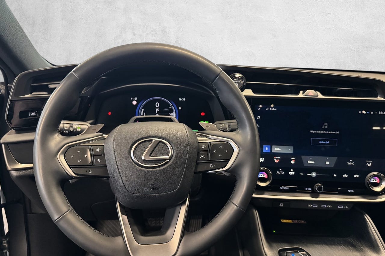 Lexus RZ300e por 16 000 € – Image 12