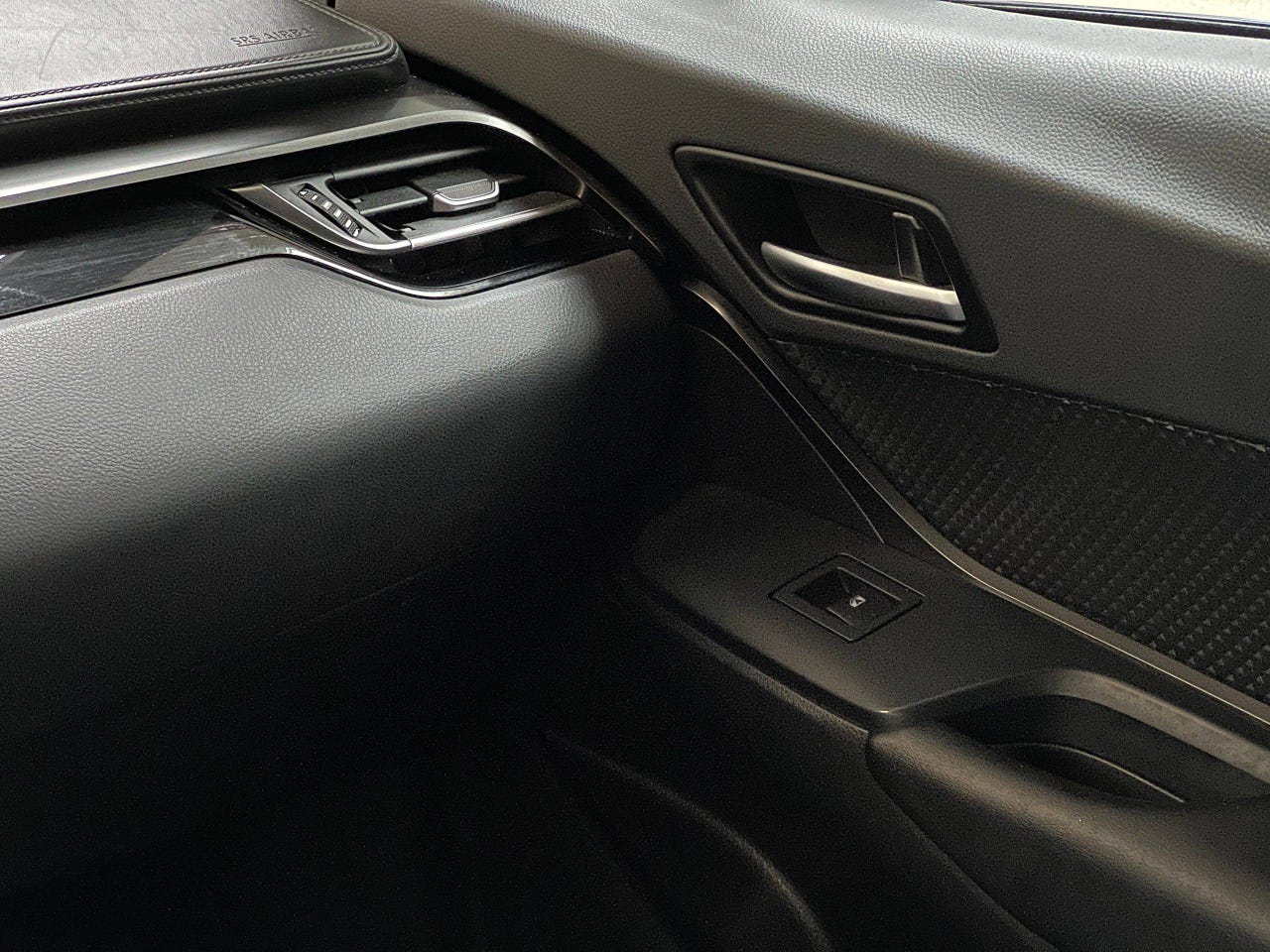 Toyota C-HR 1.8 Hybrid 2019 – Image 21