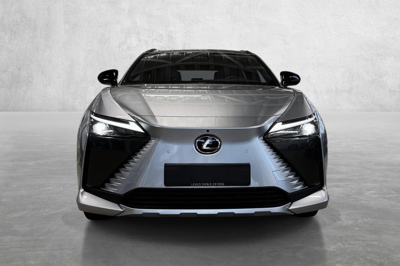 Lexus RZ300e por 16 000 € – Image 3