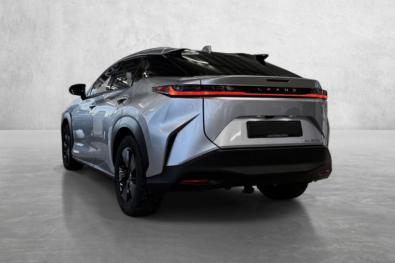 Lexus RZ300e por 16 000 € – Image 8