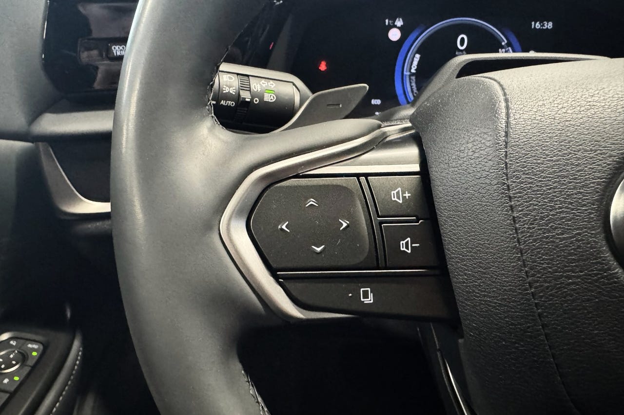 Lexus RZ300e por 16 000 € – Image 14