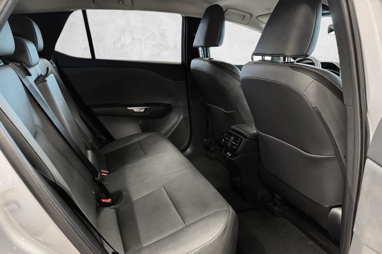 Lexus RZ300e por 16 000 € – Image 22