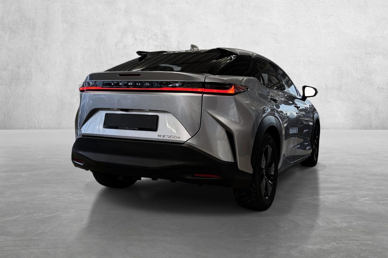 Lexus RZ300e por 16 000 € – Image 4